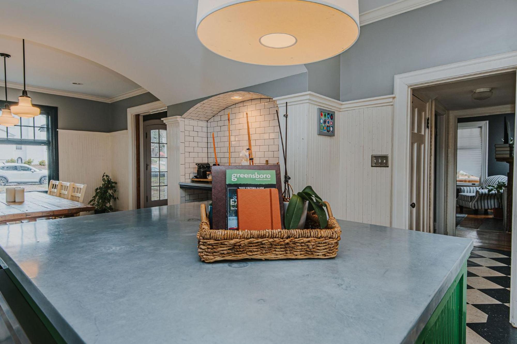 The Cinderella House Villa Greensboro Ngoại thất bức ảnh