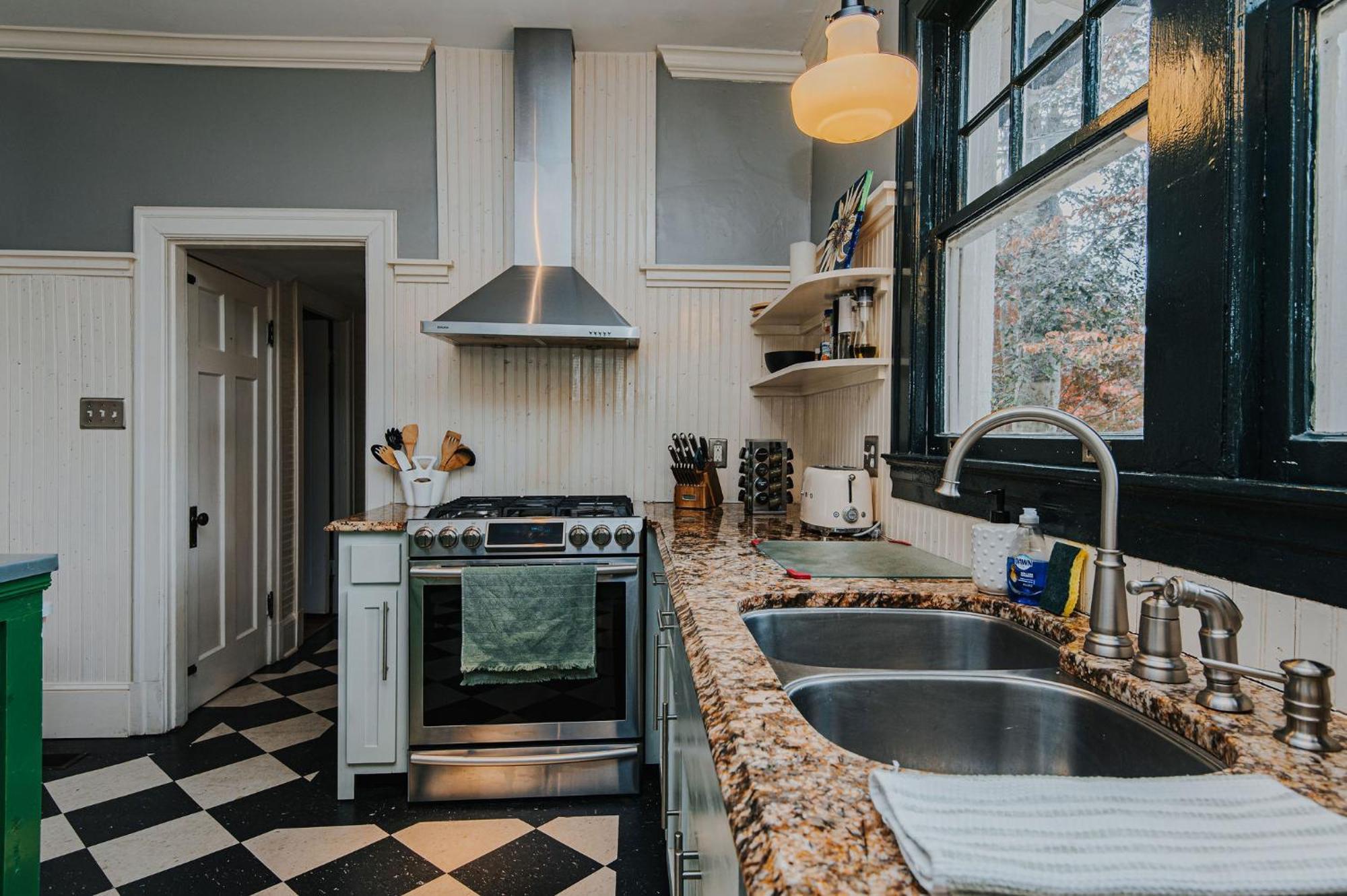 The Cinderella House Villa Greensboro Ngoại thất bức ảnh