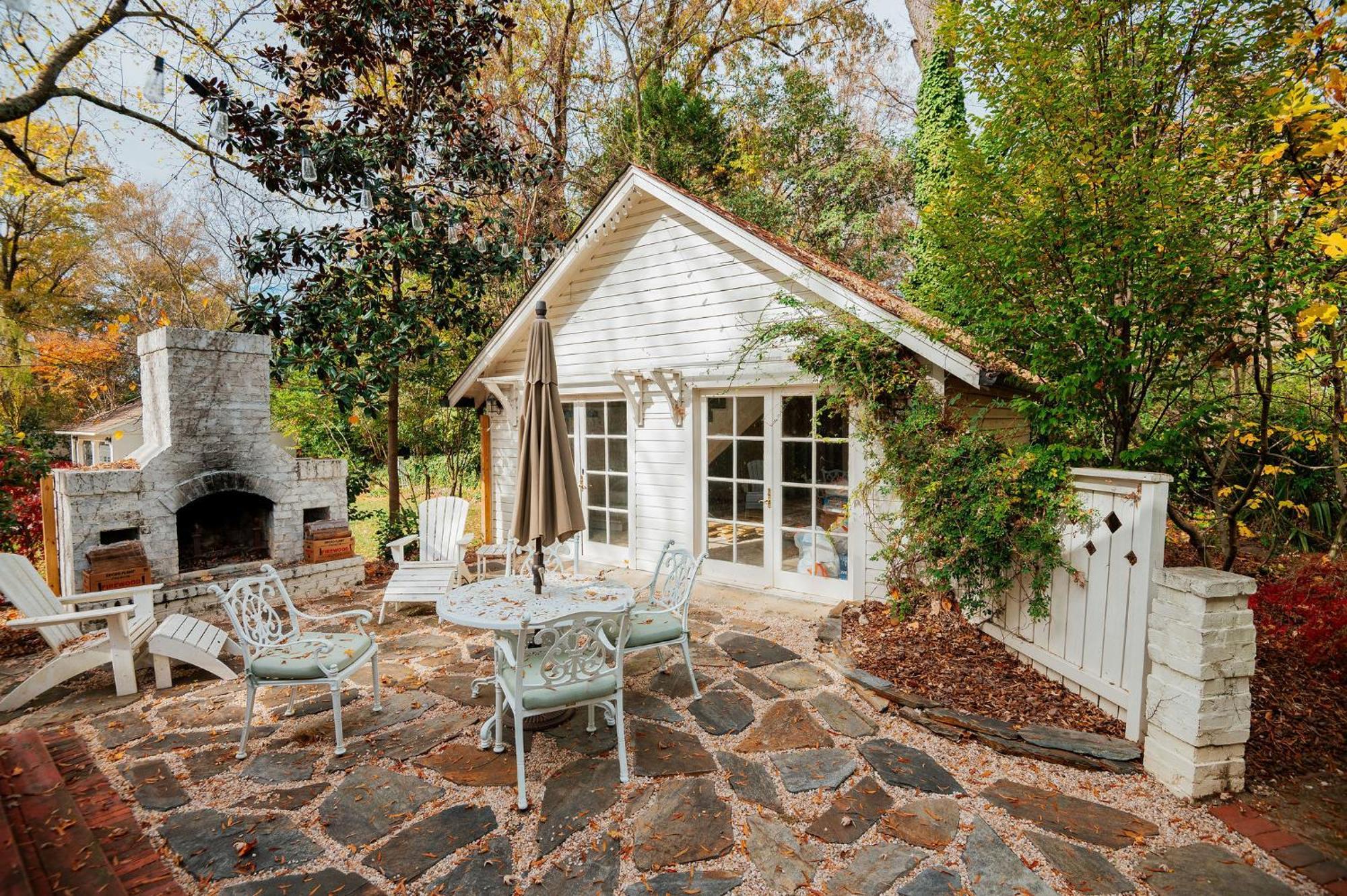 The Cinderella House Villa Greensboro Ngoại thất bức ảnh