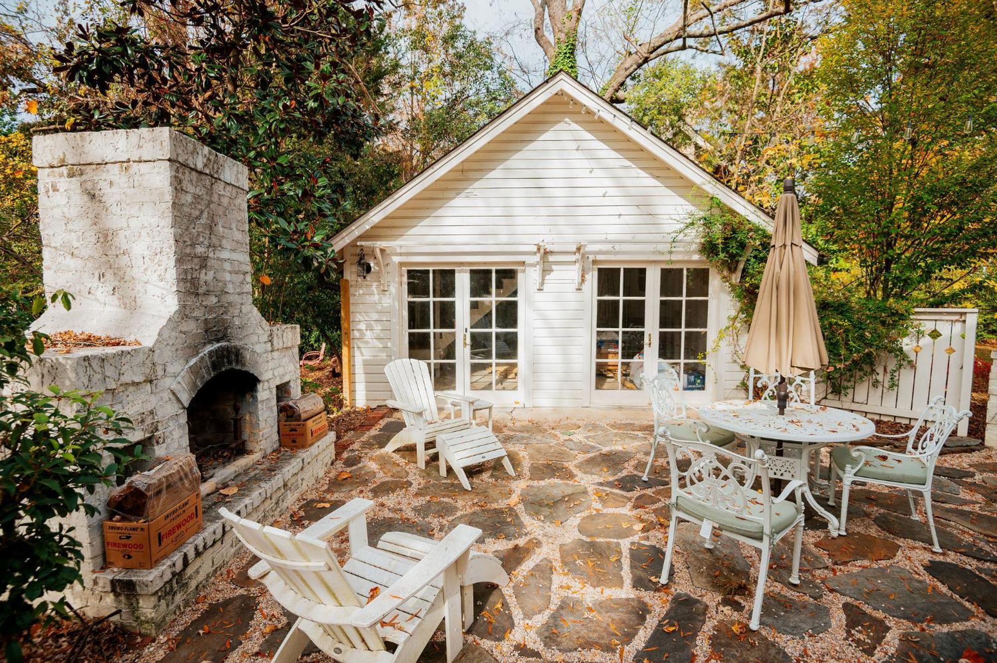 The Cinderella House Villa Greensboro Ngoại thất bức ảnh